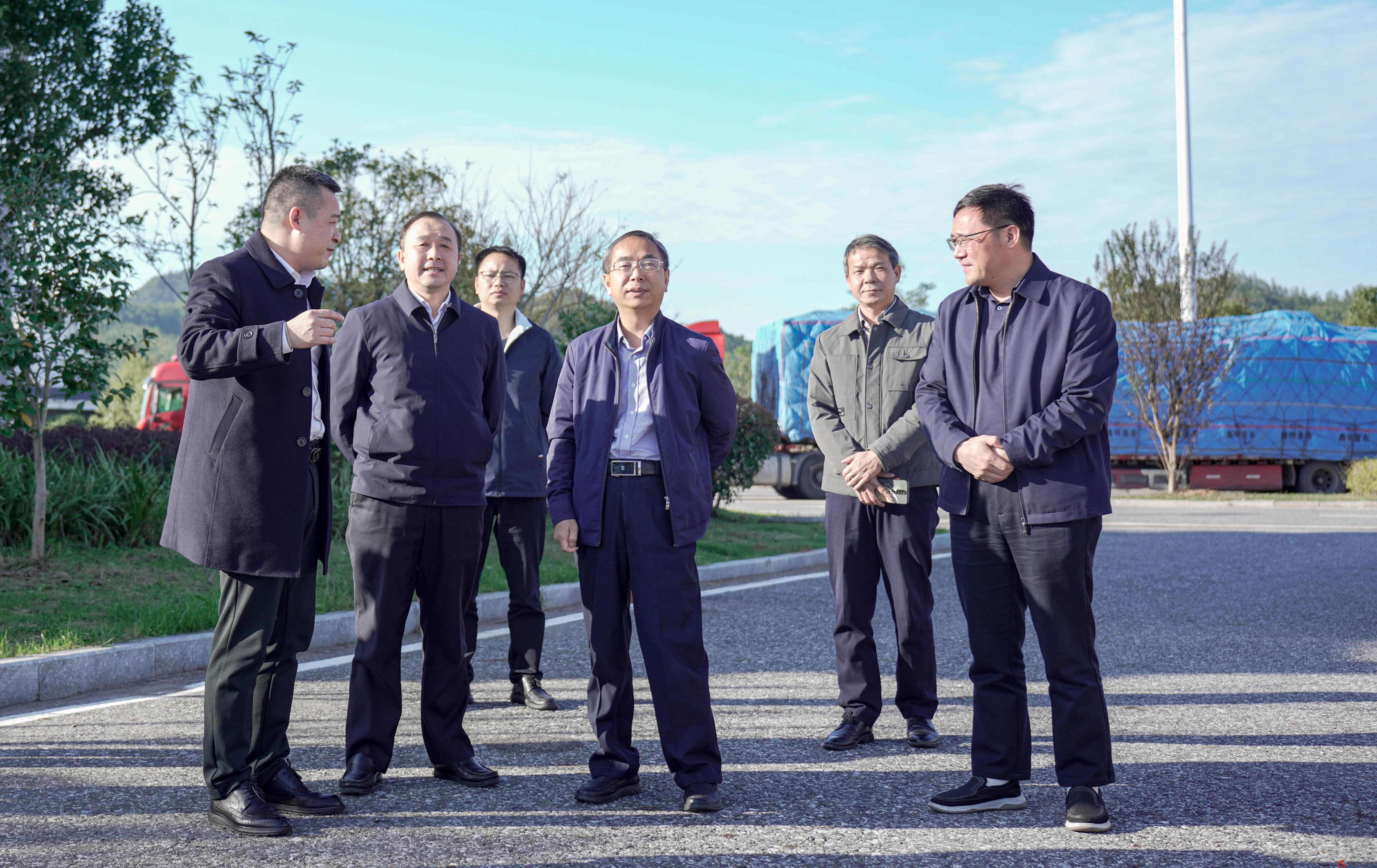 市國(guó)資委黨委書(shū)記、主任吳詩(shī)東到贛州交控集團(tuán)調(diào)研國(guó)企改革發(fā)展等工作